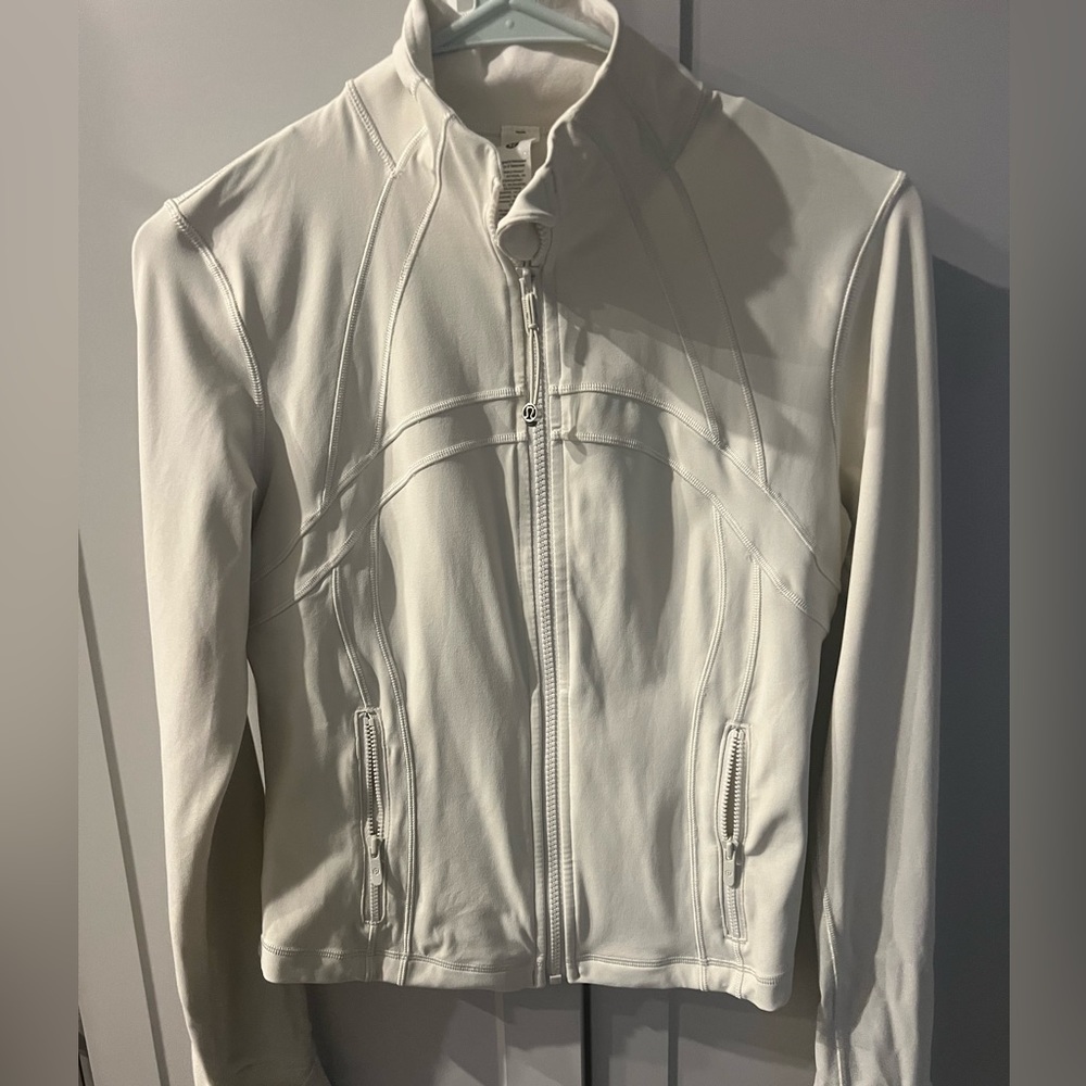 Lululemon cropped define jacket. Size 8. Color Bone